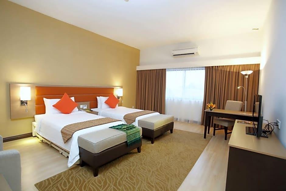 Raia Hotel & Convention Centre Terengganu Kuala Terengganu Exterior foto